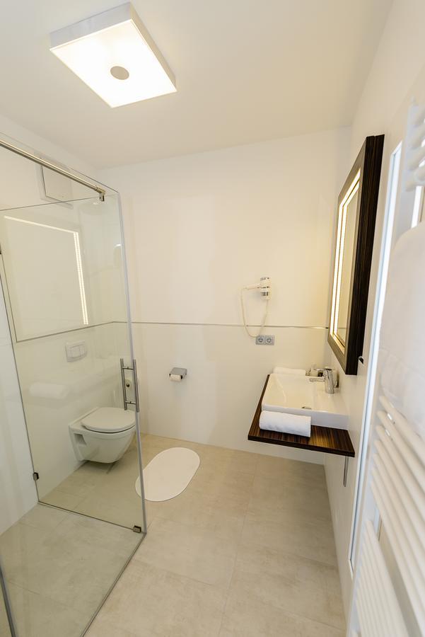 Dorfmeister Business Hotel B&B Weikersdorf am Steinfelde Luaran gambar