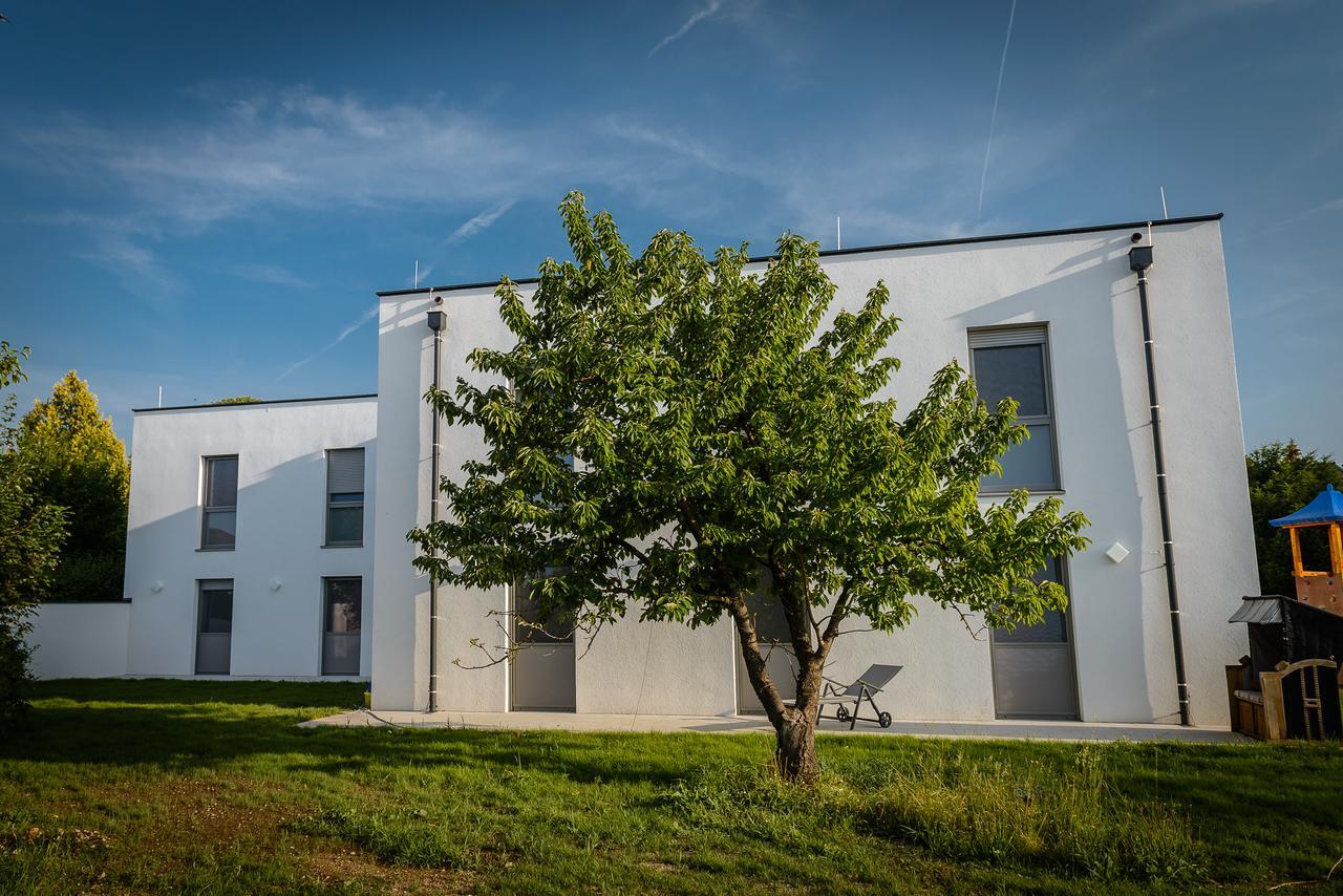 Dorfmeister Business Hotel B&B Weikersdorf am Steinfelde Luaran gambar